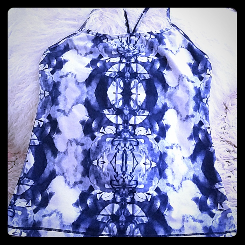 Lululemon top